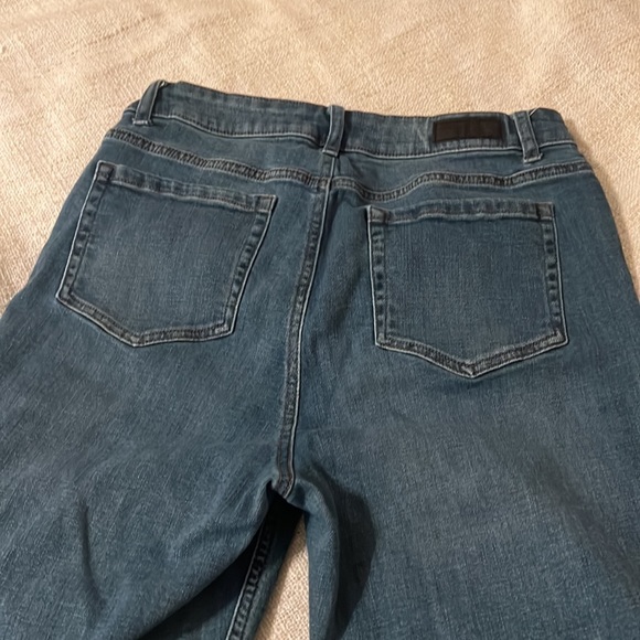 KENNETH COLE Raw Hem Button Front Jeans - Picture 11 of 11